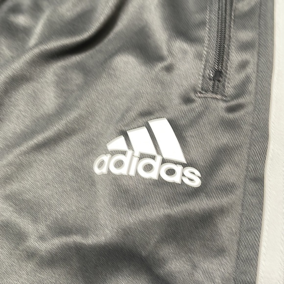 Men's Grey Adidas shorts in size 2XL - Picture 2 of 3